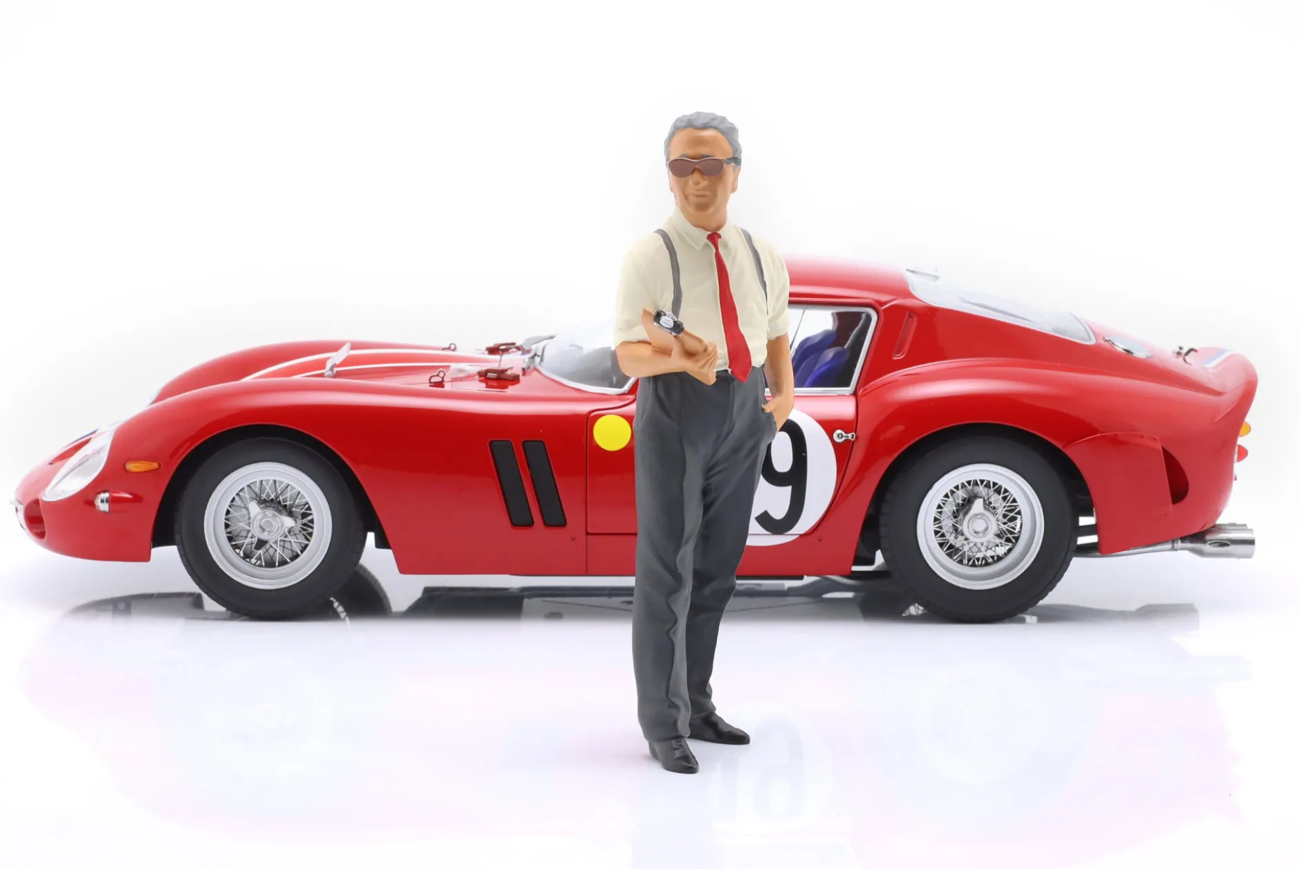 Figur Enzo mit Klemmbrett 1:12 KK-Scale