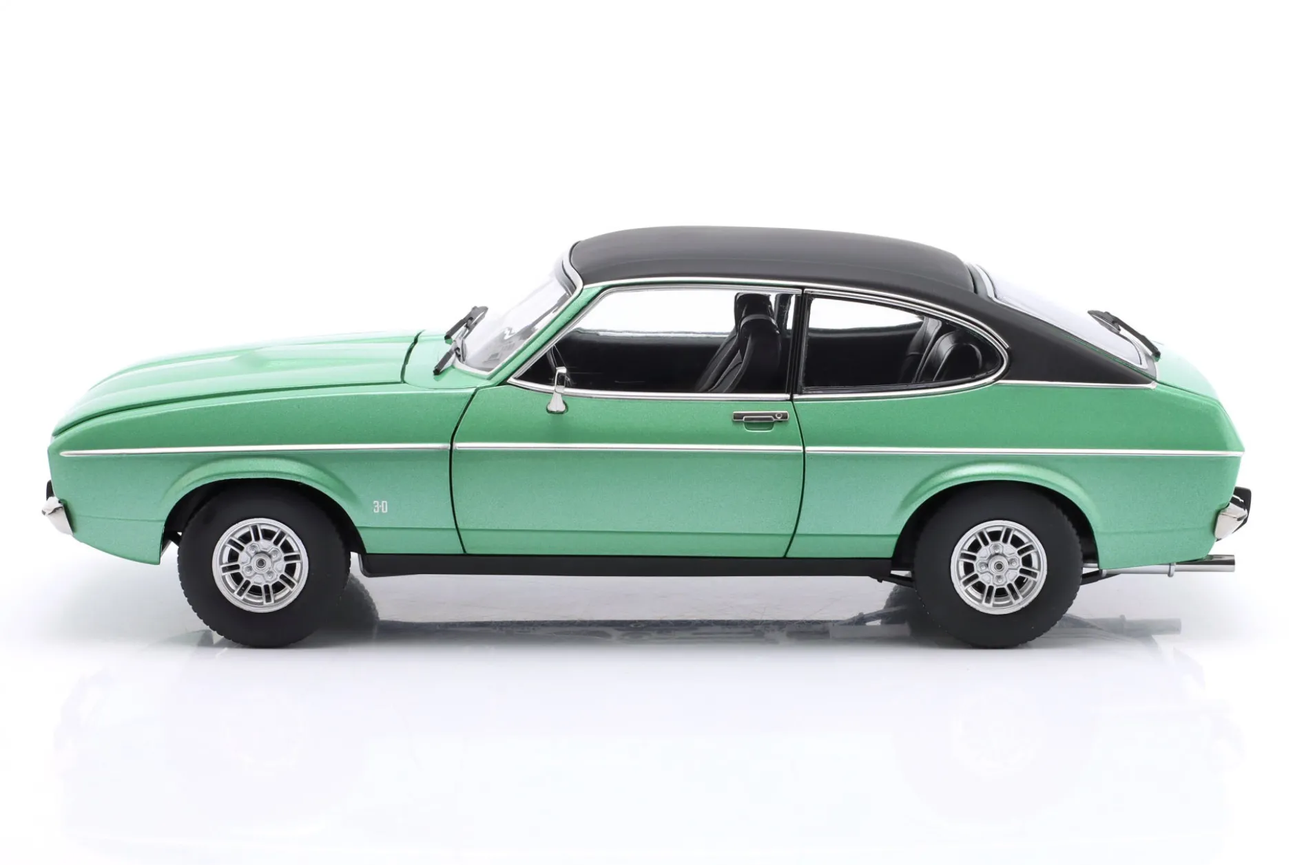 Ford Capri II Ghia 3.0 Baujahr 1974-1977 mittelmeergrün 1:18 TOURING