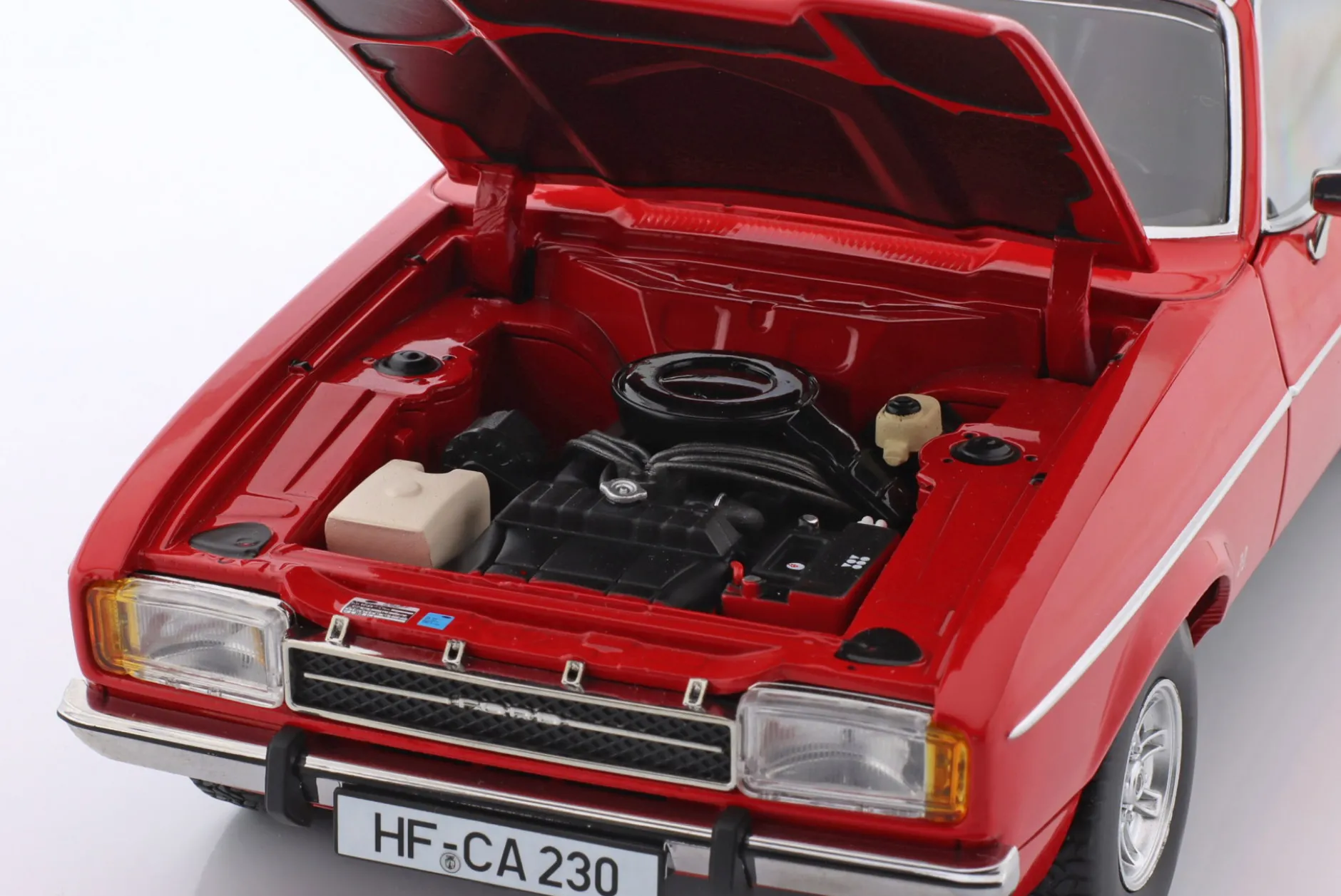 Ford Capri II Ghia 3.0 Baujahr 1974-1977 spanisch rot / schwarz 1:18 TOURING