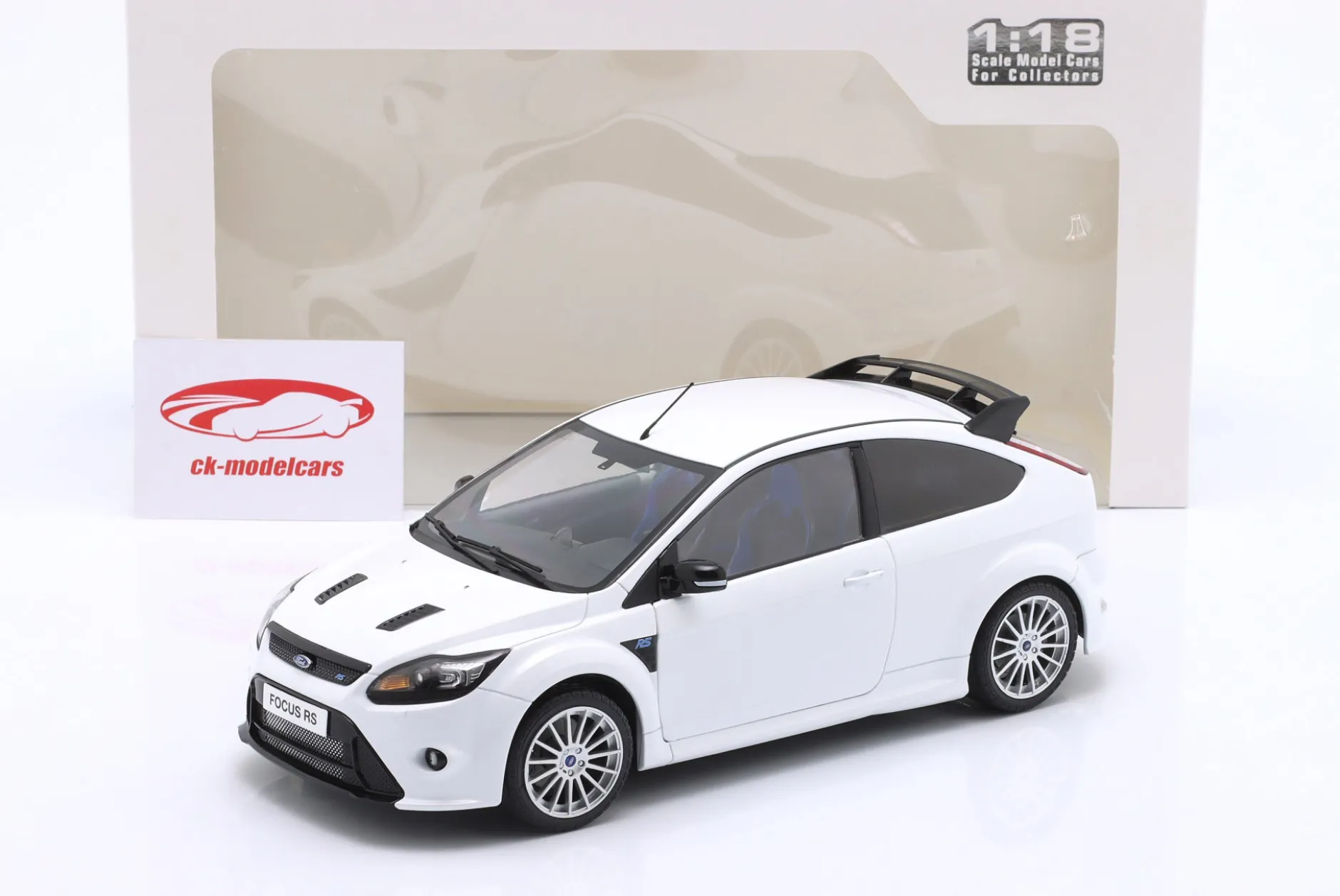 Ford Focus RS MK II Baujahr 2009 weiß 1:18 Solido