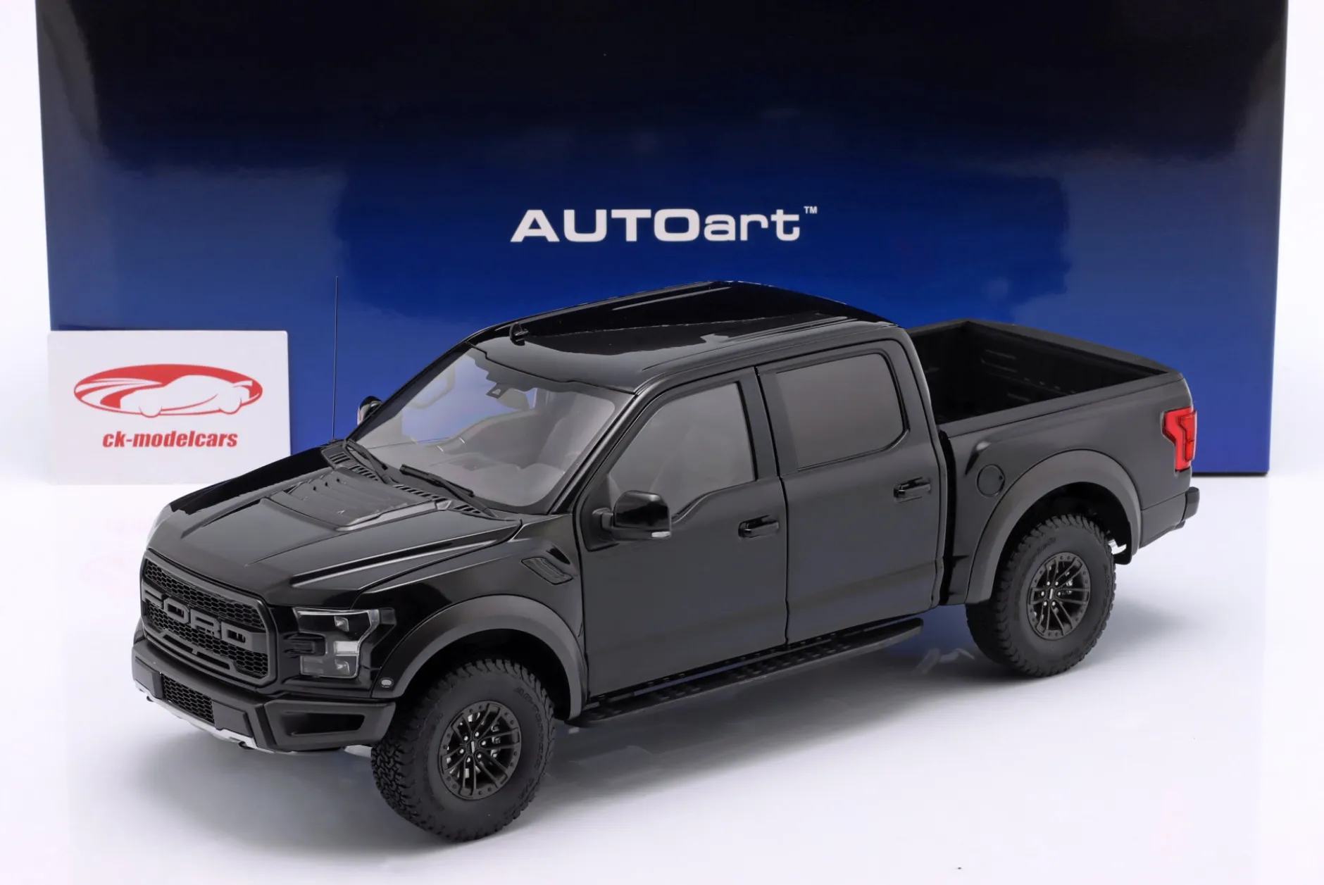 Ford F-150 Raptor Supercrew Pick-Up Baujahr 2019 achatschwarz 1:18 AUTOart