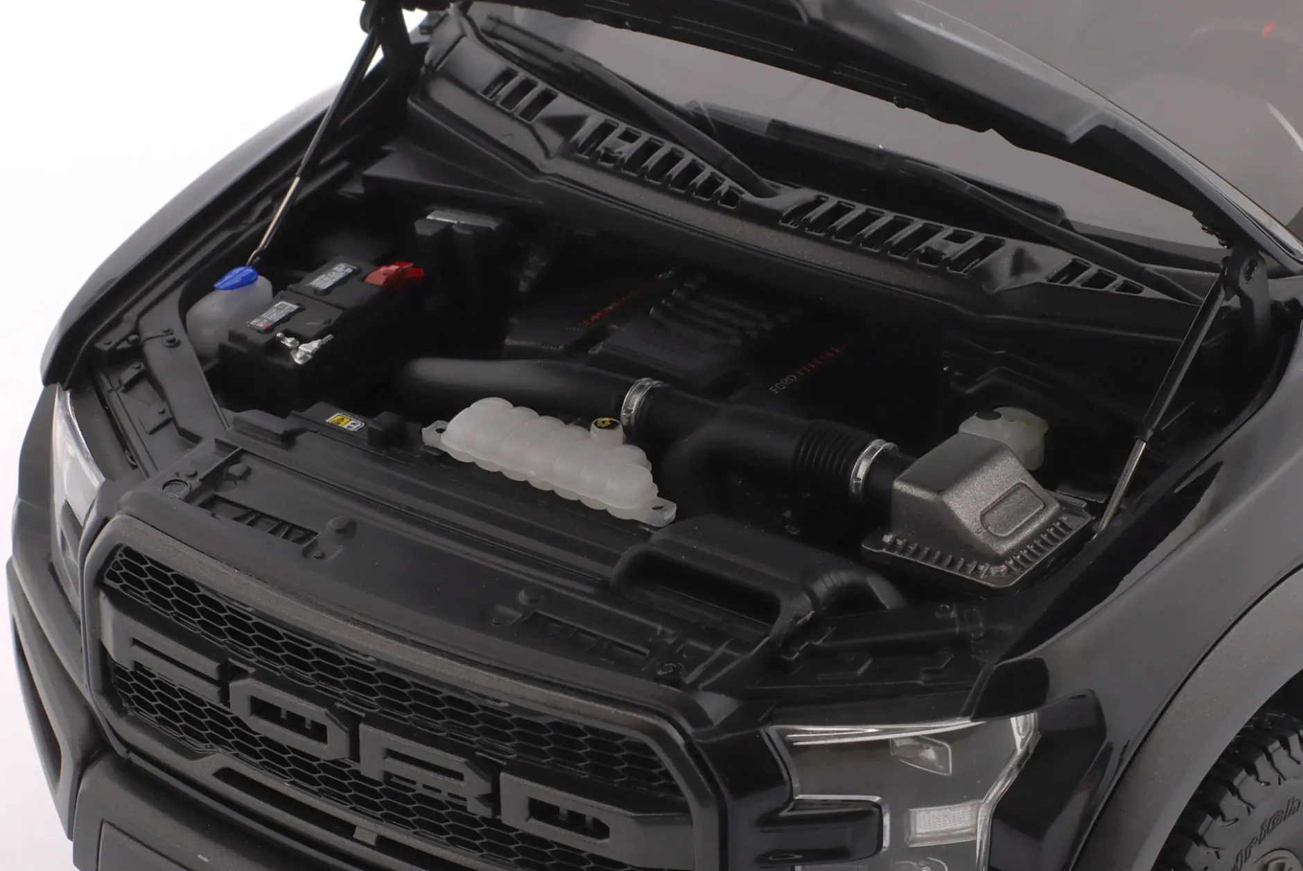 Ford F-150 Raptor Supercrew Pick-Up Baujahr 2019 achatschwarz 1:18 AUTOart