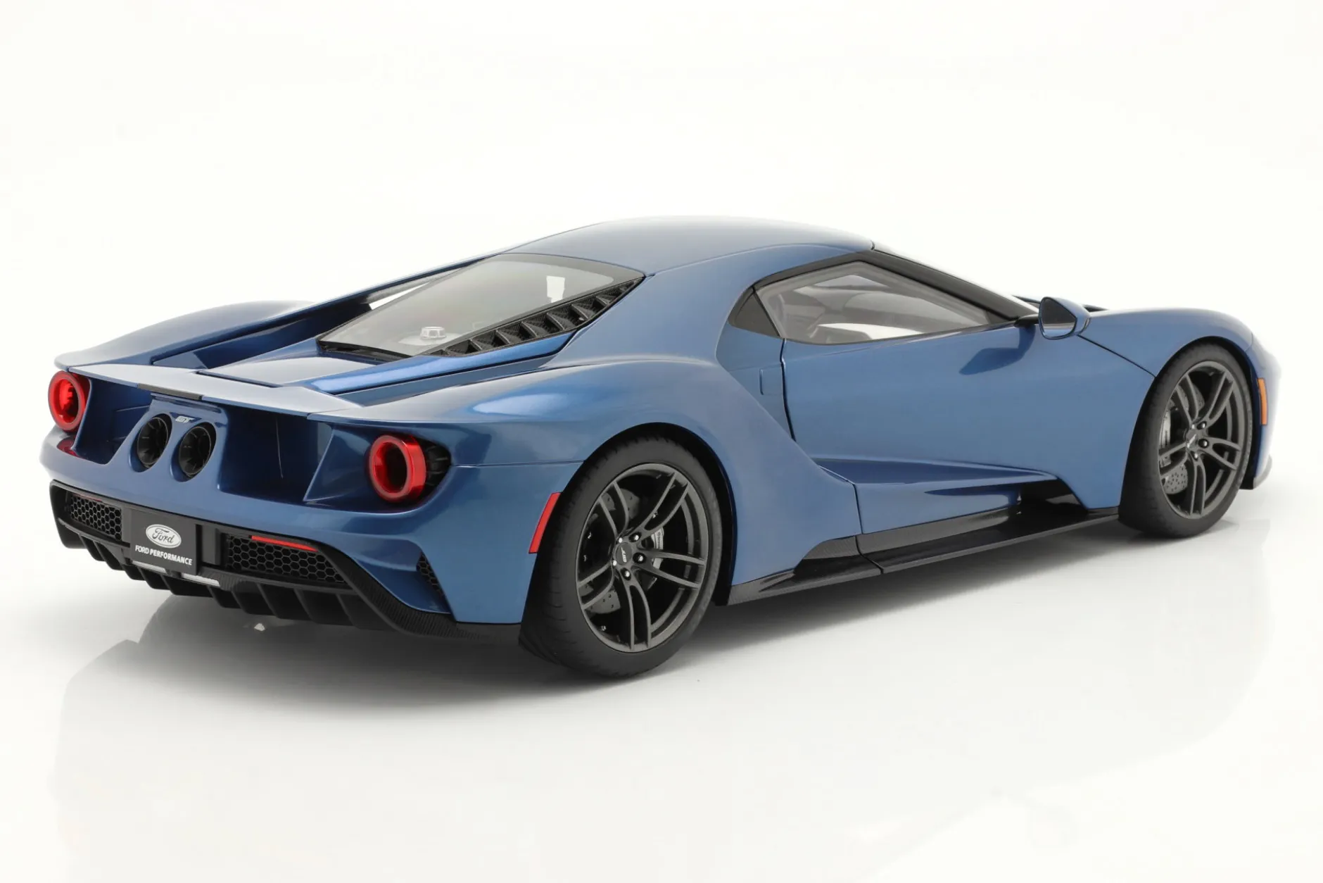 Ford GT Baujahr 2017 liquid blau 1:12 AUTOart
