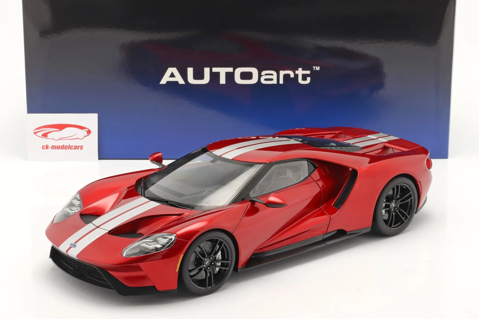 Ford GT Baujahr 2017 rot / silber 1:12 AUTOart