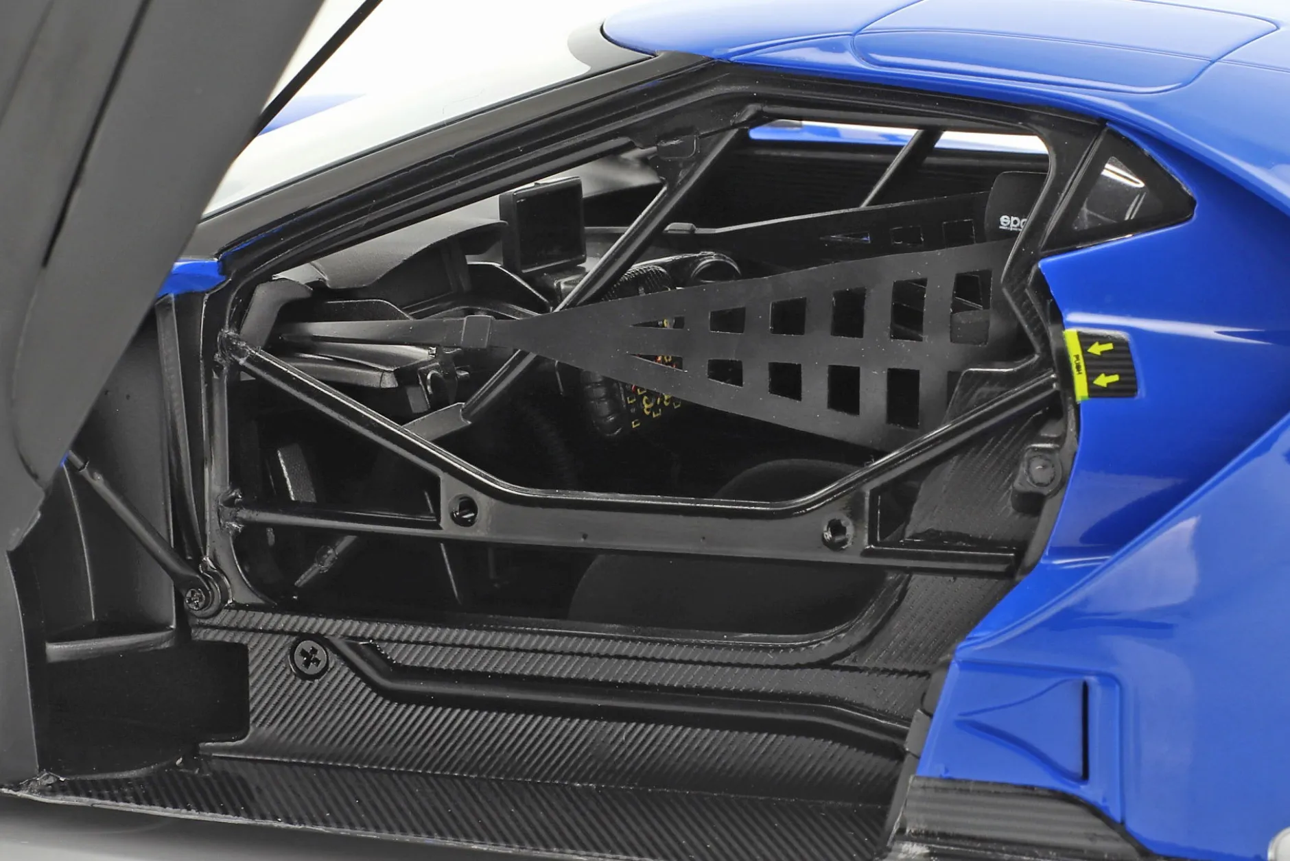 Ford GT LeMans Plain Body Version blau 1:18 AUTOart