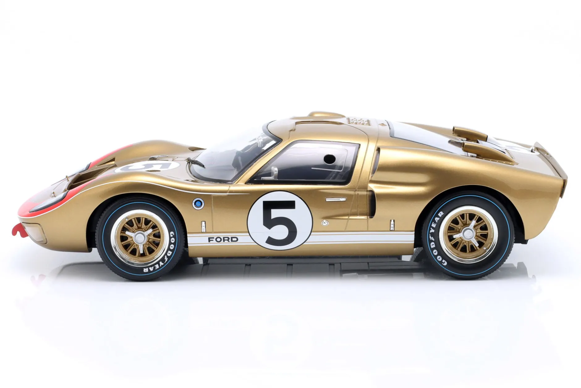 Ford GT40 Mk II #5 3rd 24h LeMans 1966 Bucknum, Hutcherson 1:12 CMR