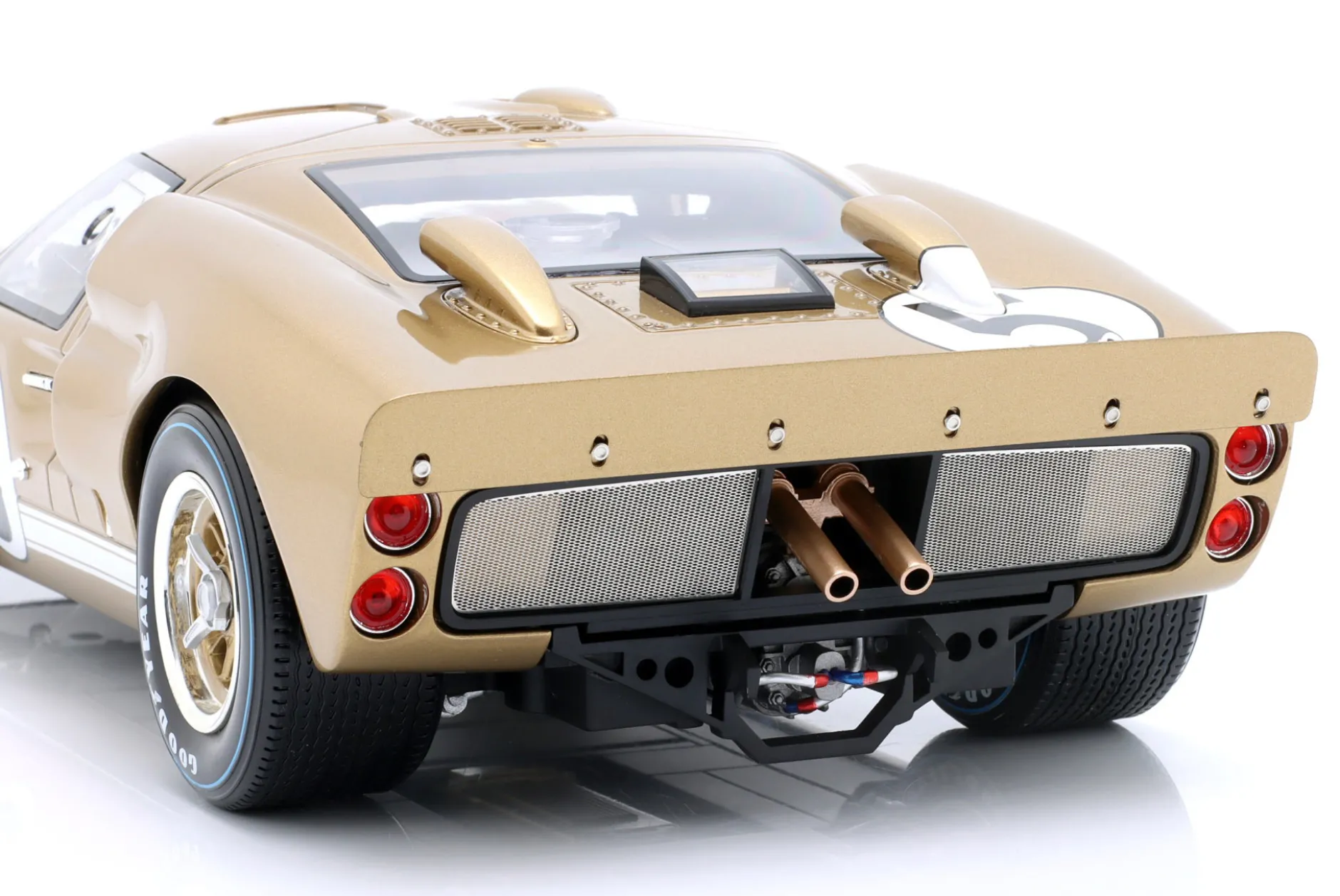Ford GT40 Mk II #5 3rd 24h LeMans 1966 Bucknum, Hutcherson 1:12 CMR
