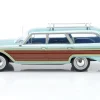 Ford LTD Country Squire Baujahr 1960 hellblau metallic / Holzoptik 1:18 ModelCar Group