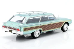 Ford LTD Country Squire Baujahr 1960 hellblau metallic / Holzoptik 1:18 ModelCar Group