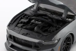Ford Mustang Darkhorse Baujahr 2024 grau metallic 1:24 Maisto