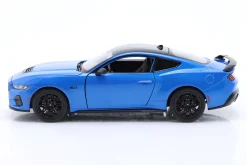 Ford Mustang GT Baujahr 2024 blau metallic / schwarz 1:24 Welly