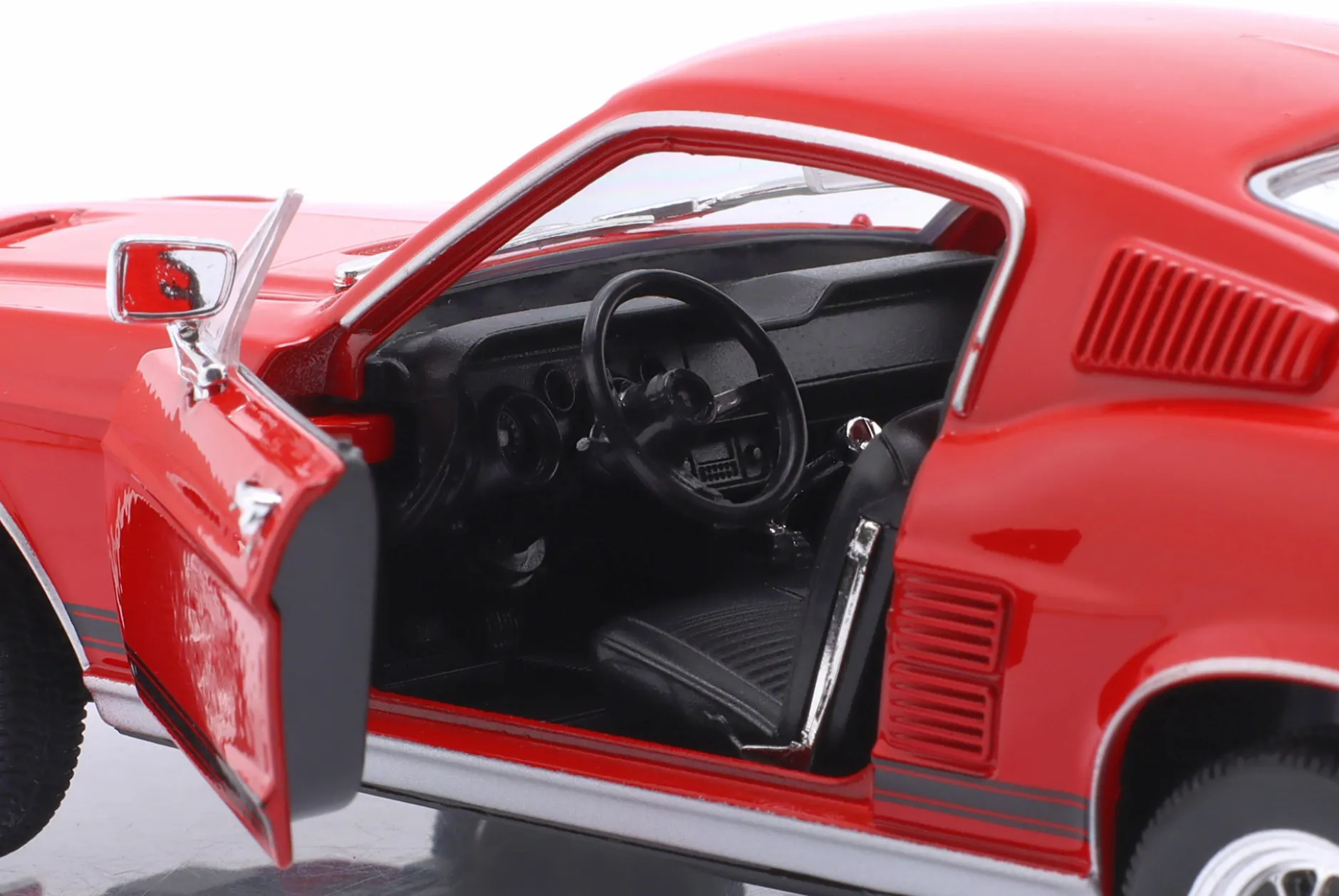 Ford Mustang GT Baujahr 1967 rot 1:24 Welly