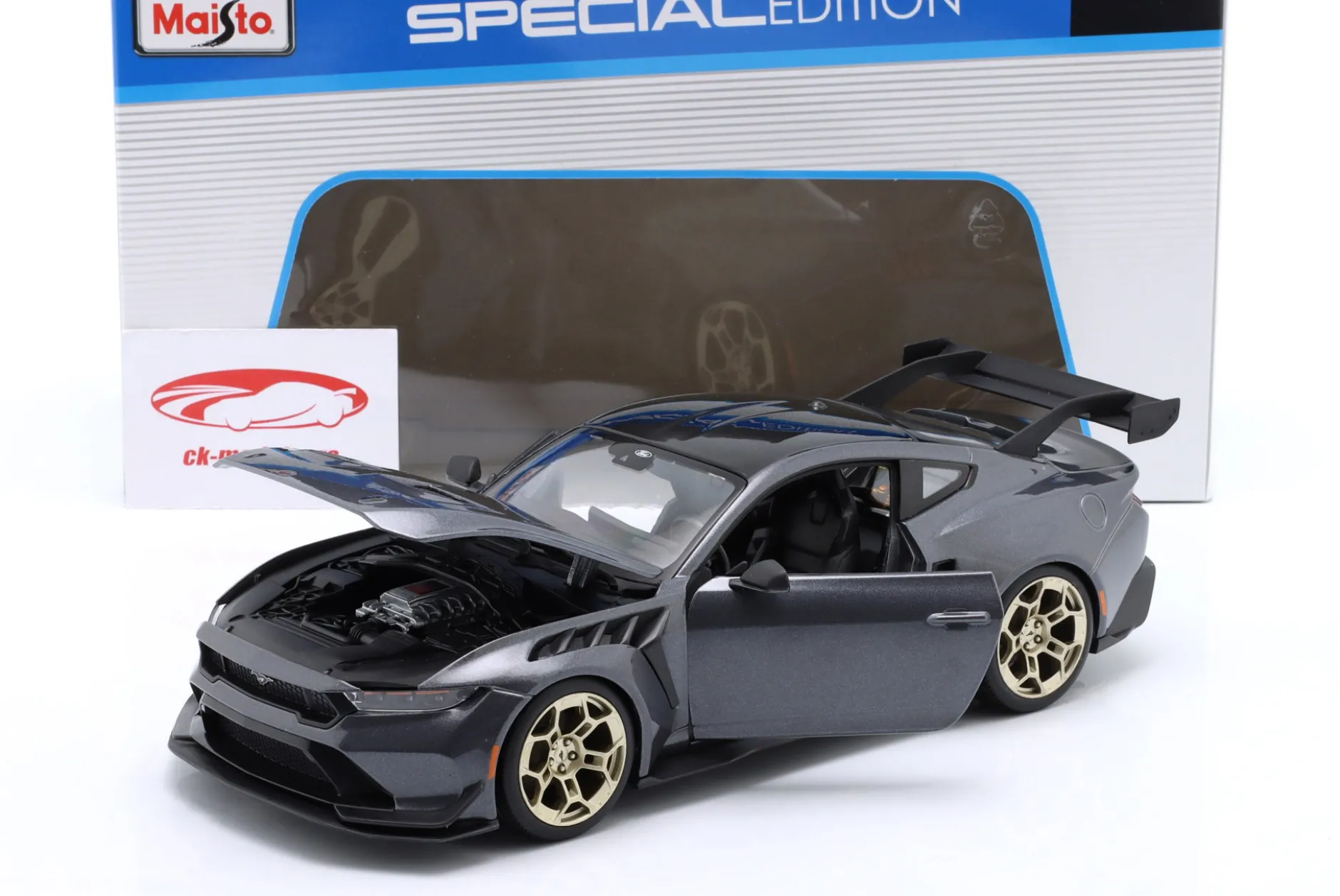 Ford Mustang GTD Baujahr 2025 grau metallic 1:18 Maisto