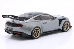 Ford Mustang GTD Baujahr 2025 silbergrau metallic 1:18 Ixo