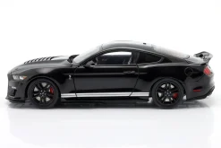 Ford Mustang Shelby GT500 Baujahr 2022 schwarz 1:18 Ixo