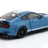 Ford Mustang Shelby GT500 Baujahr 2022 blau metallic / weiß 1:18 Ixo