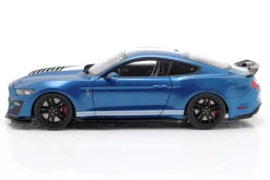 Ford Mustang Shelby GT500 Baujahr 2022 blau metallic / weiß 1:18 Ixo