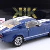 Ford Mustang Shelby GT500 Baujahr 1967 blau metallic / weiß 1:12 KK-Scale