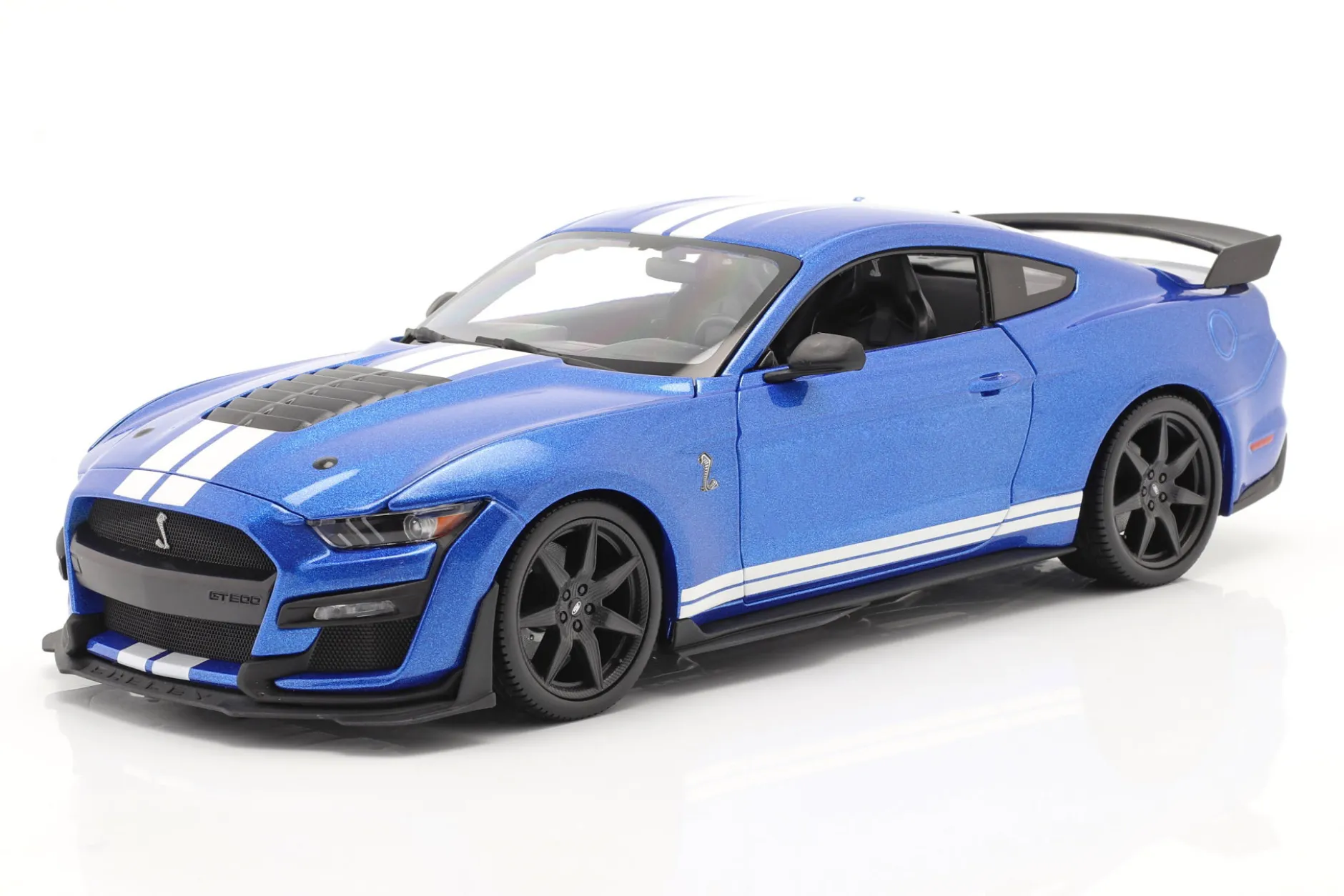 Ford Mustang Shelby GT500 Baujahr 2020 blau 1:18 Maisto