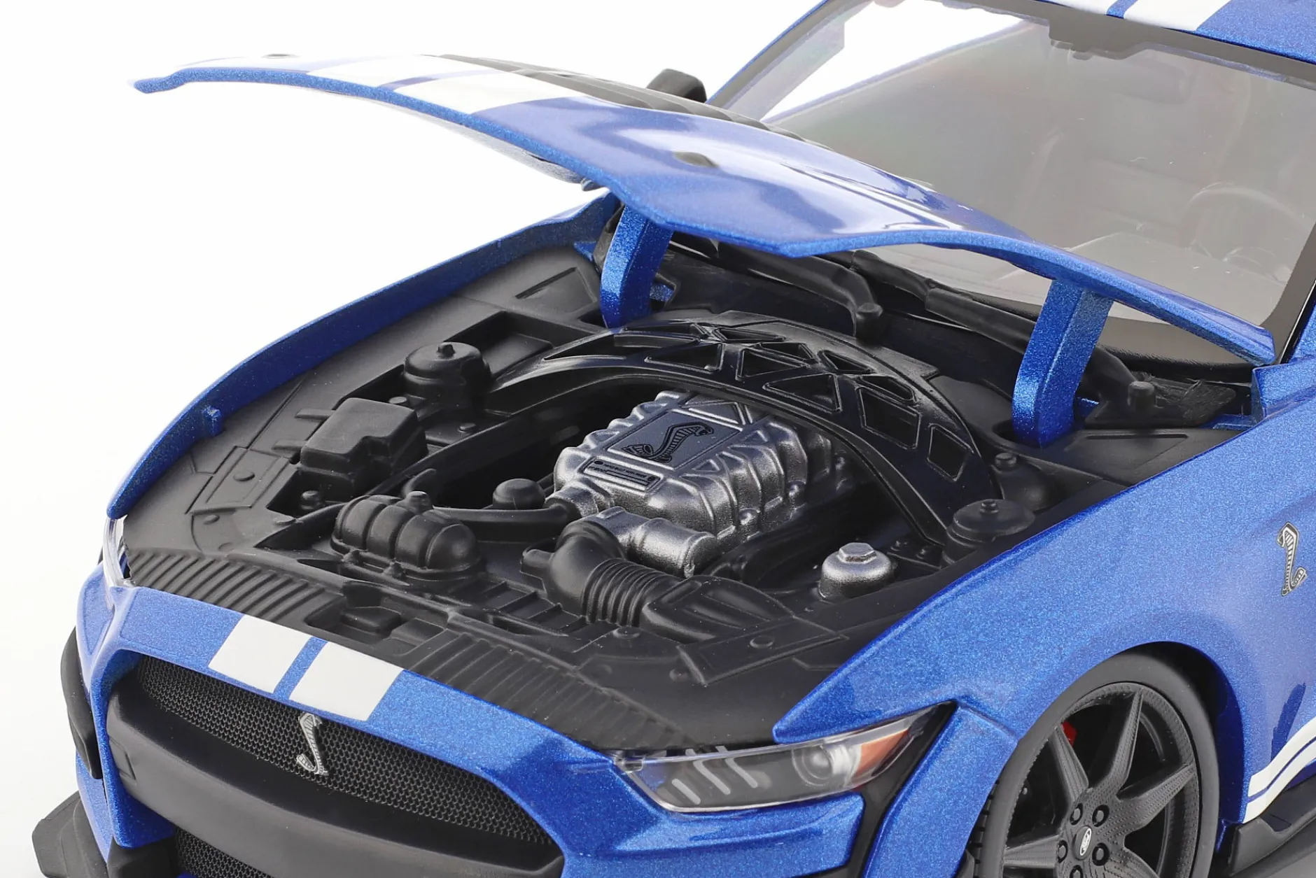 Ford Mustang Shelby GT500 Baujahr 2020 blau 1:18 Maisto