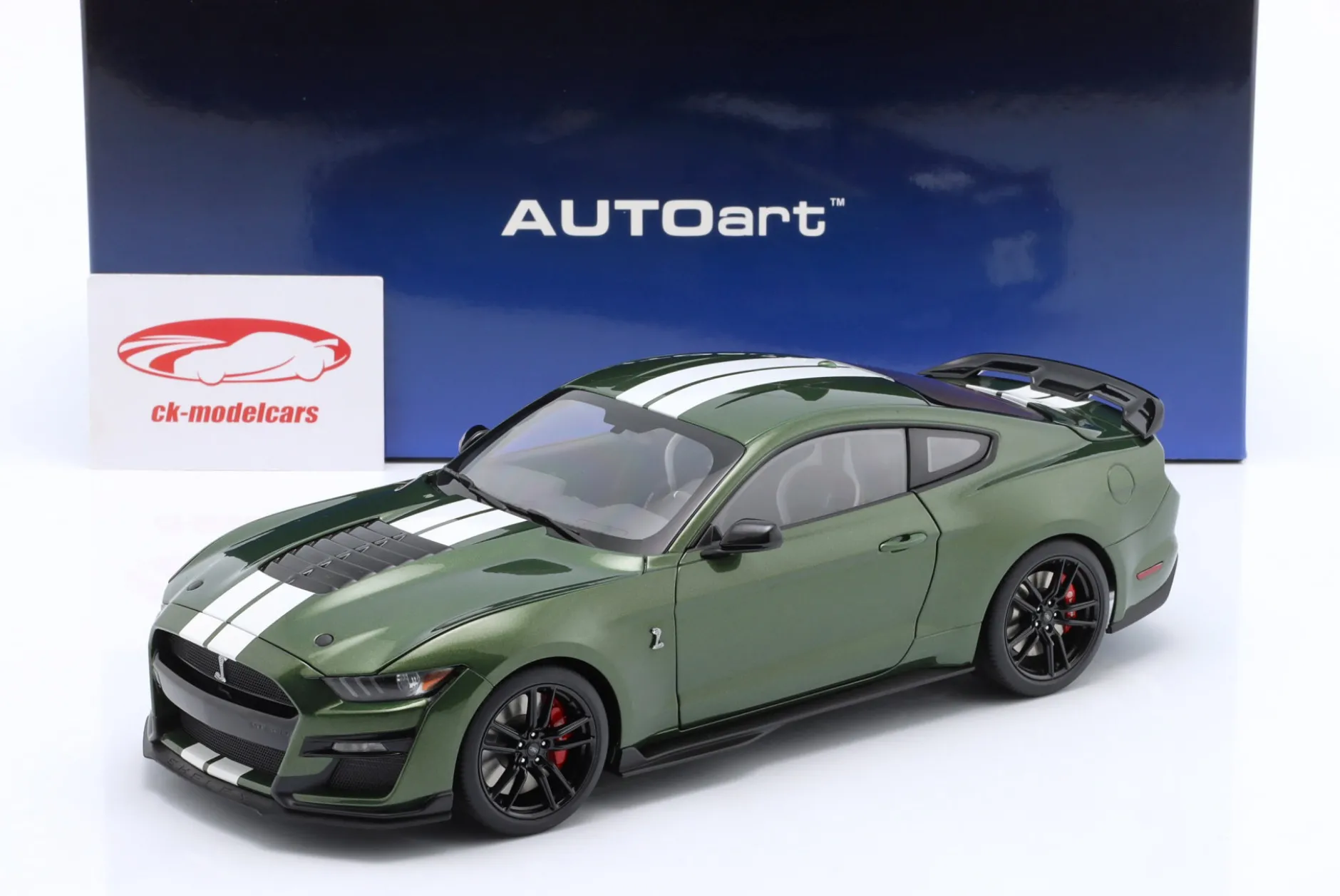 Ford Mustang Shelby GT500 dunkelgrün / weiß 1:18 AUTOart
