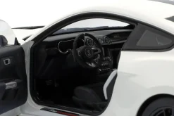Ford Mustang Shelby GT500 weiß / schwarz 1:18 AUTOart