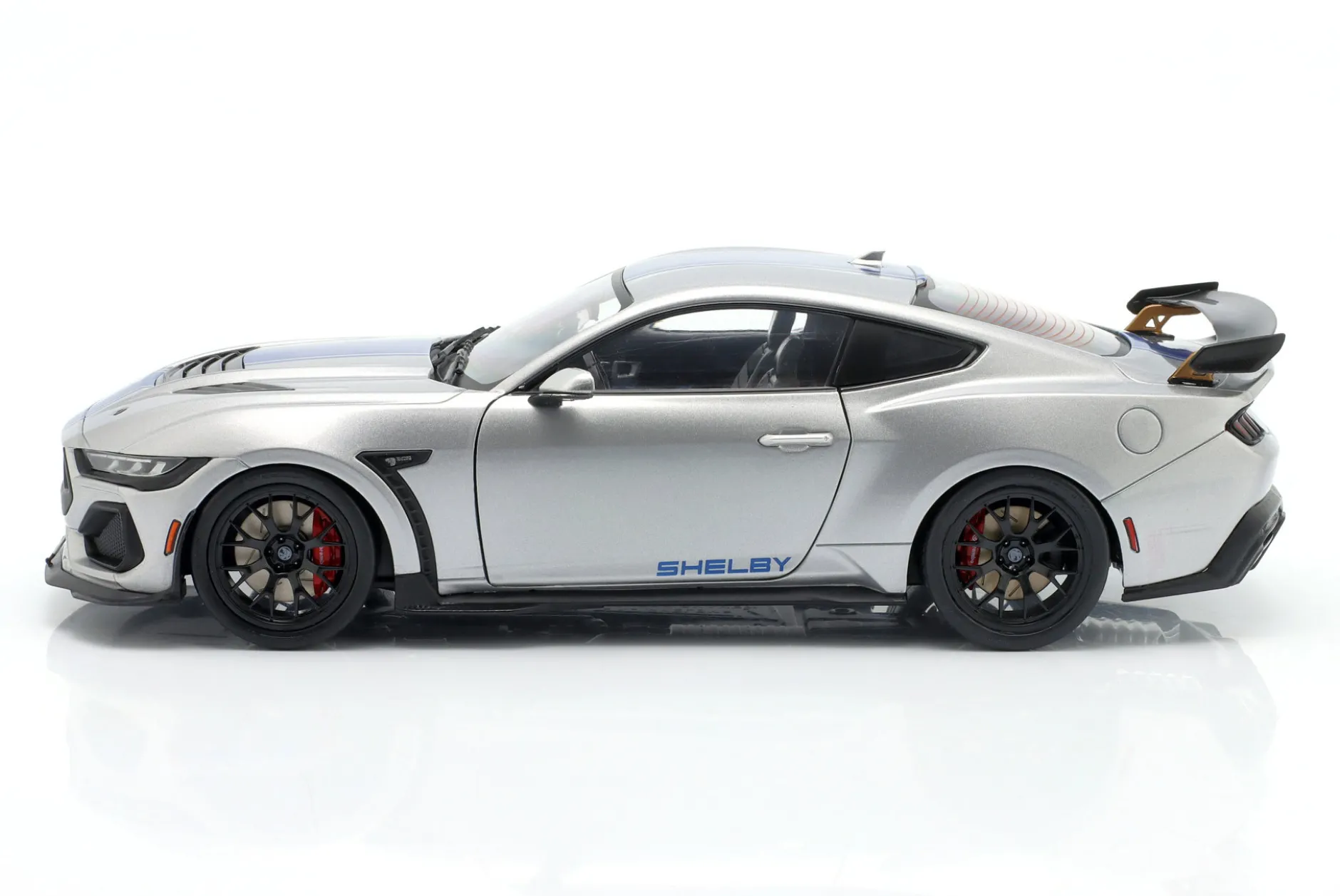 Ford Shelby Mustang Super Snake Baujahr 2025 silbergrau metallic 1:18 Solido