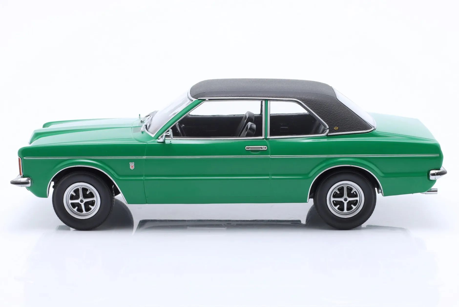 Ford Taunus GXL Limousine 1971 grün / mattschwarz 1:18 KK-Scale