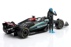 George Russell Mercedes-AMG F1 W15 #63 Formel 1 2024 mit Figur 1:24 Bburago