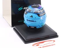 George Russell Mercedes-AMG W17 #63 Formel 1 2026 Helm 1:5 Spark