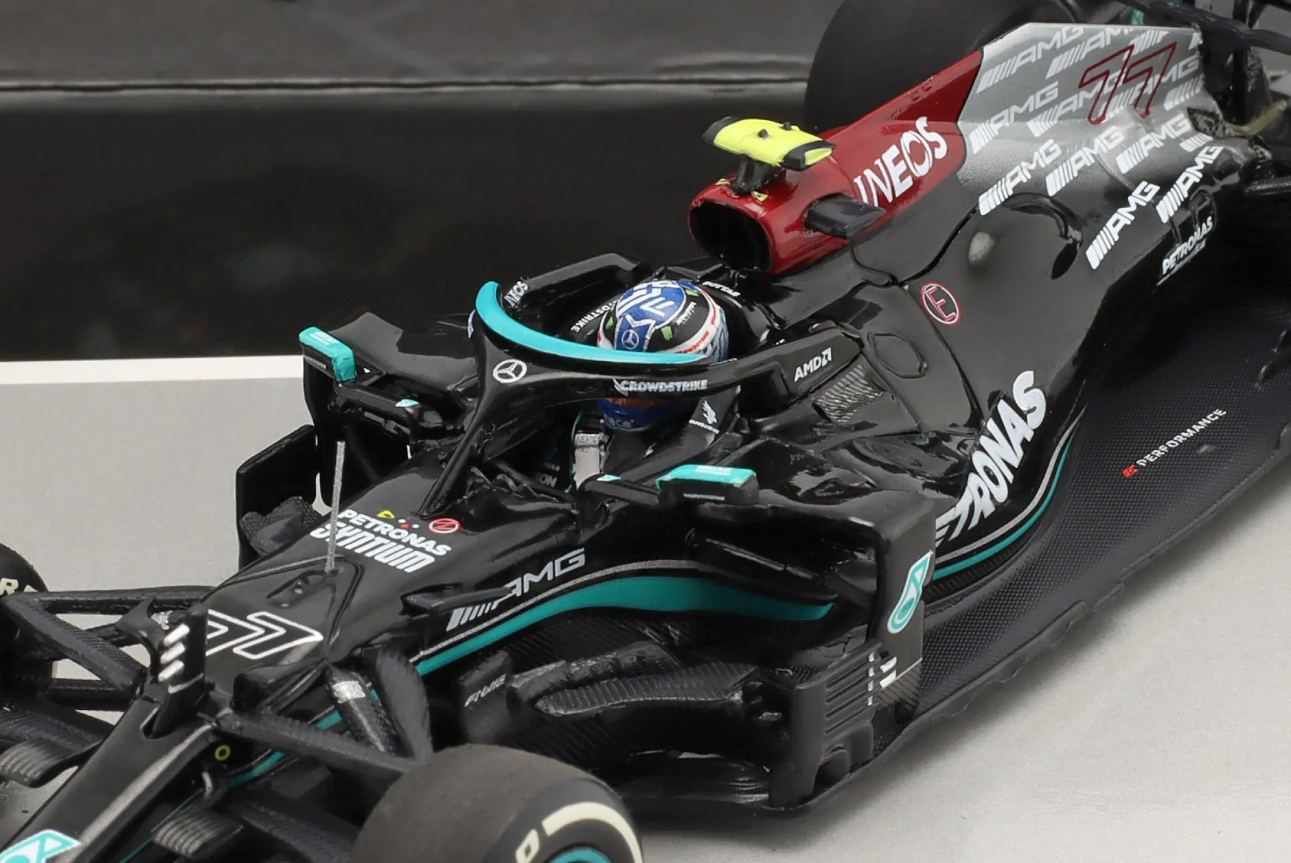 Hamilton #44 & Bottas #77 2-Car Set Mercedes-AMG F1 W12 Formel 1 2021 1:43 Minichamps