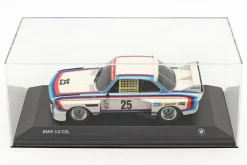 Hochwertige Acryl-Vitrine für Modellautos im Maßstab 1:18 mit Sockel SAFE