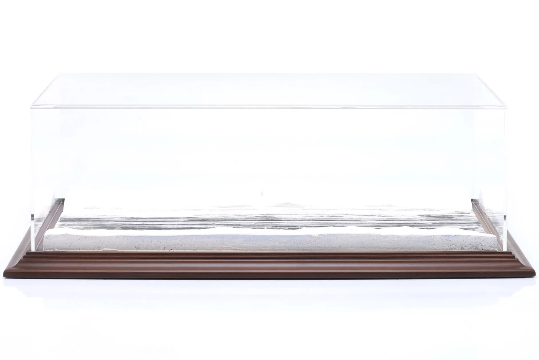 Hochwertige Acryl Vitrine mit Diorama-Bodenplatte Snow Road 1:43 Atlantic