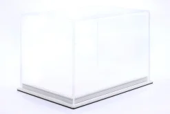 Hochwertige Acryl-Vitrine Mulhouse mit weißem Ledee-Boden für Helme 1:2 Atlantic