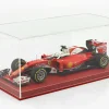 Hochwertige Vitrine mit Bodenplatte aus Leder für Modellautos im Maßstab 1:18 rot SAFE