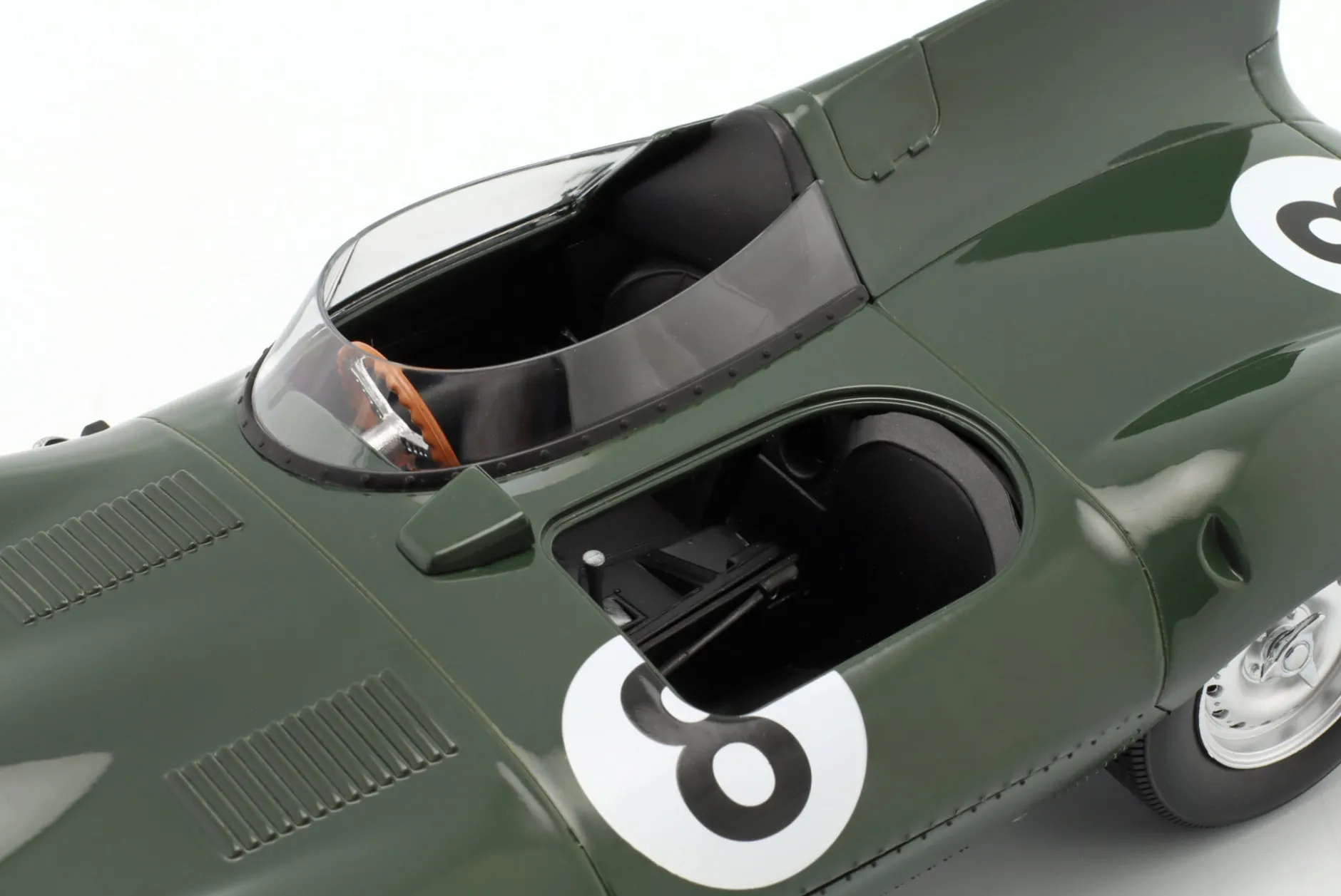Jaguar D-Type #8 24h LeMans 1955 Beauman, Dewis 1:18 CMR