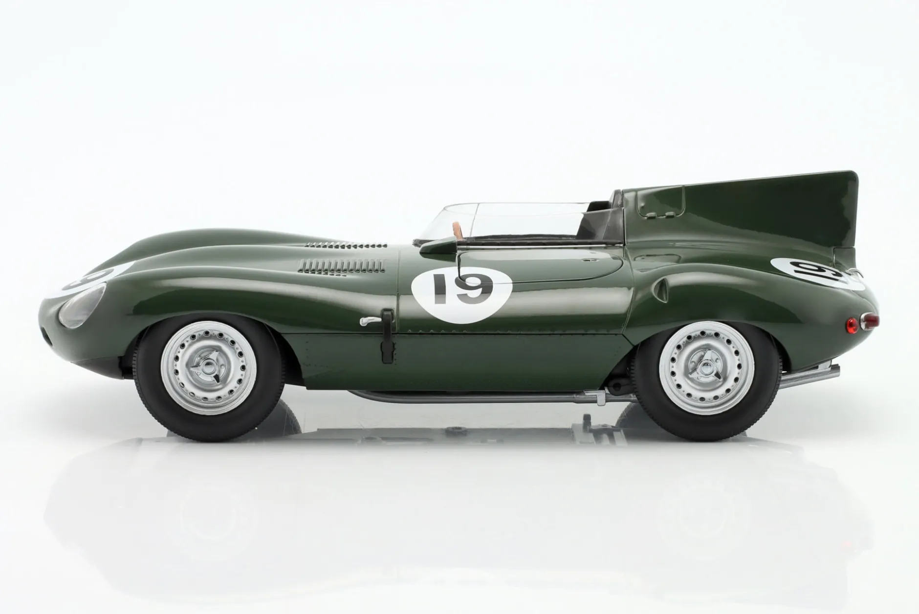 Jaguar D-Type #19 Sieger 12h Sebring 1955 Hawthorn, Walters 1:18 CMR