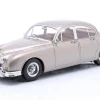 Jaguar MK II 3.8 RHD Baujahr 1959 perlsilber 1:18 KK-Scale