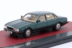 Jaguar XJR (J40) Baujahr 1991-1995 blau metallic 1:43 Matrix