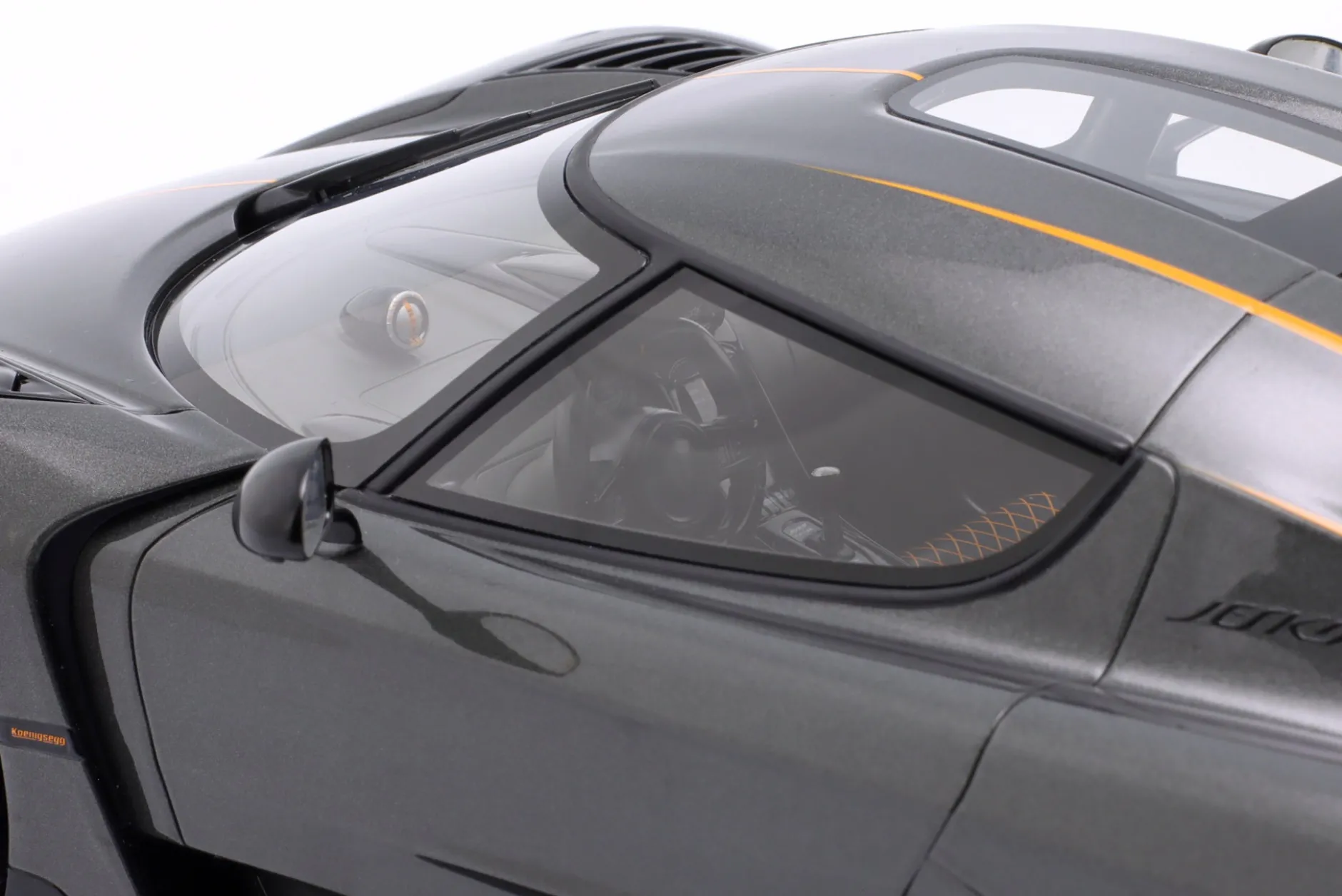 Koenigsegg Jesko Absolut Baujahr 2024 graphitgrau 1:12 GT-Spirit