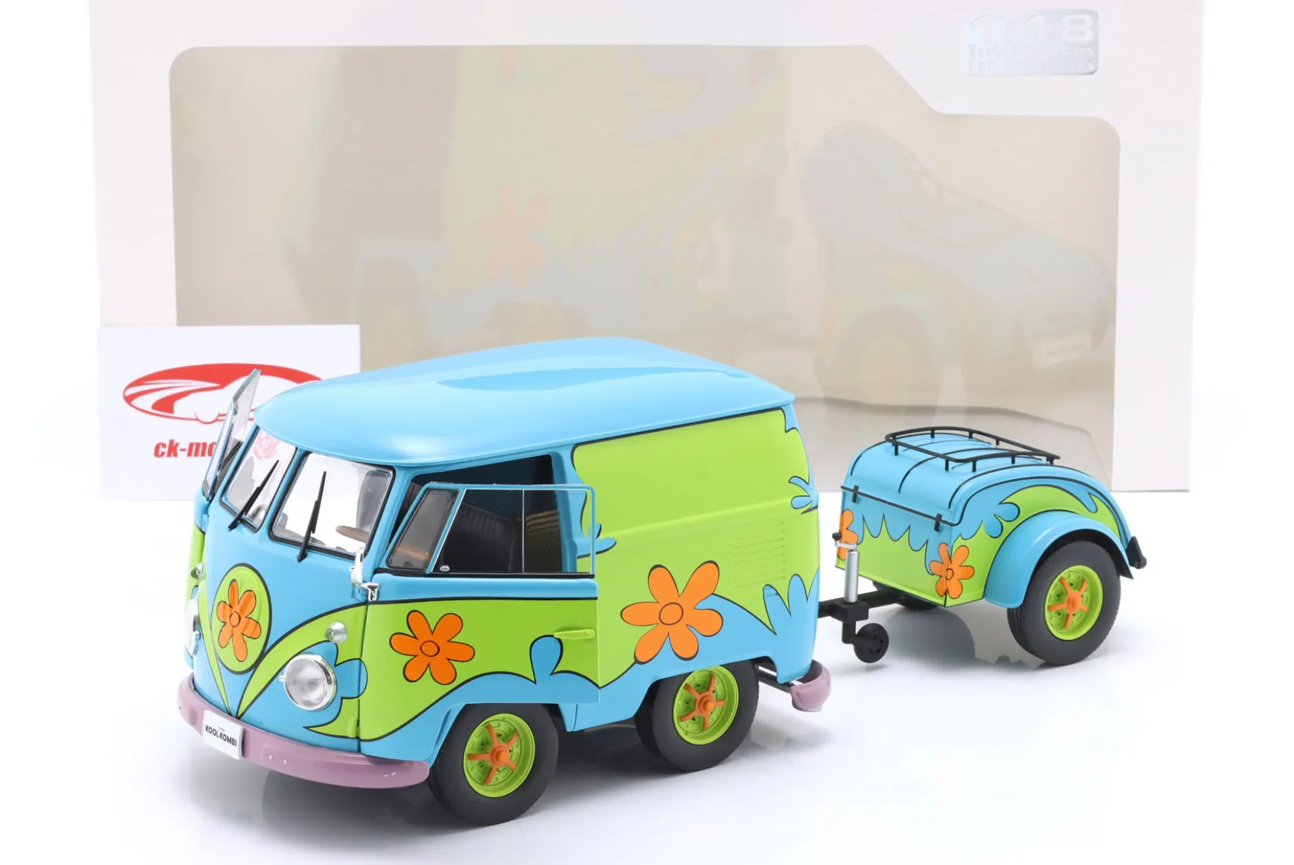 Kool Kombi Ghost Hunter Baujahr 2024 Flower Power 1:18 Solido