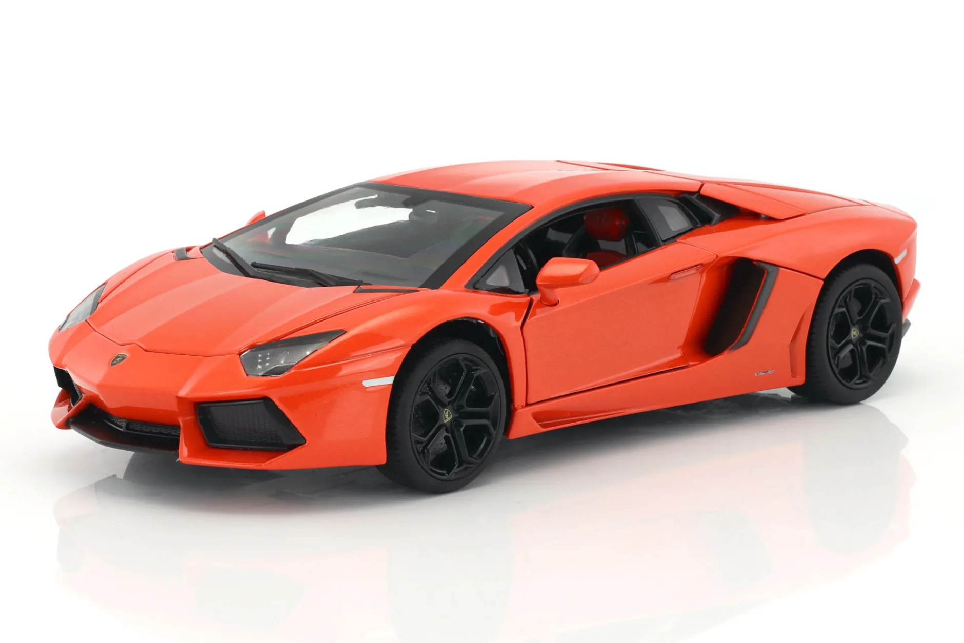 Lamborghini Aventador LP 700-4 orange 1:18 Rastar