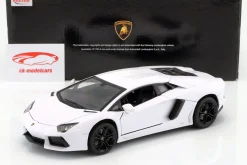 Lamborghini Aventador 700-4 weiß 1:18 Rastar