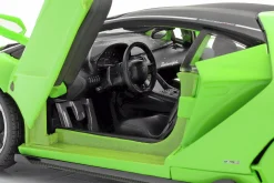 Lamborghini Centenario LP770-4 Baujahr 2016 grün 1:18 Maisto