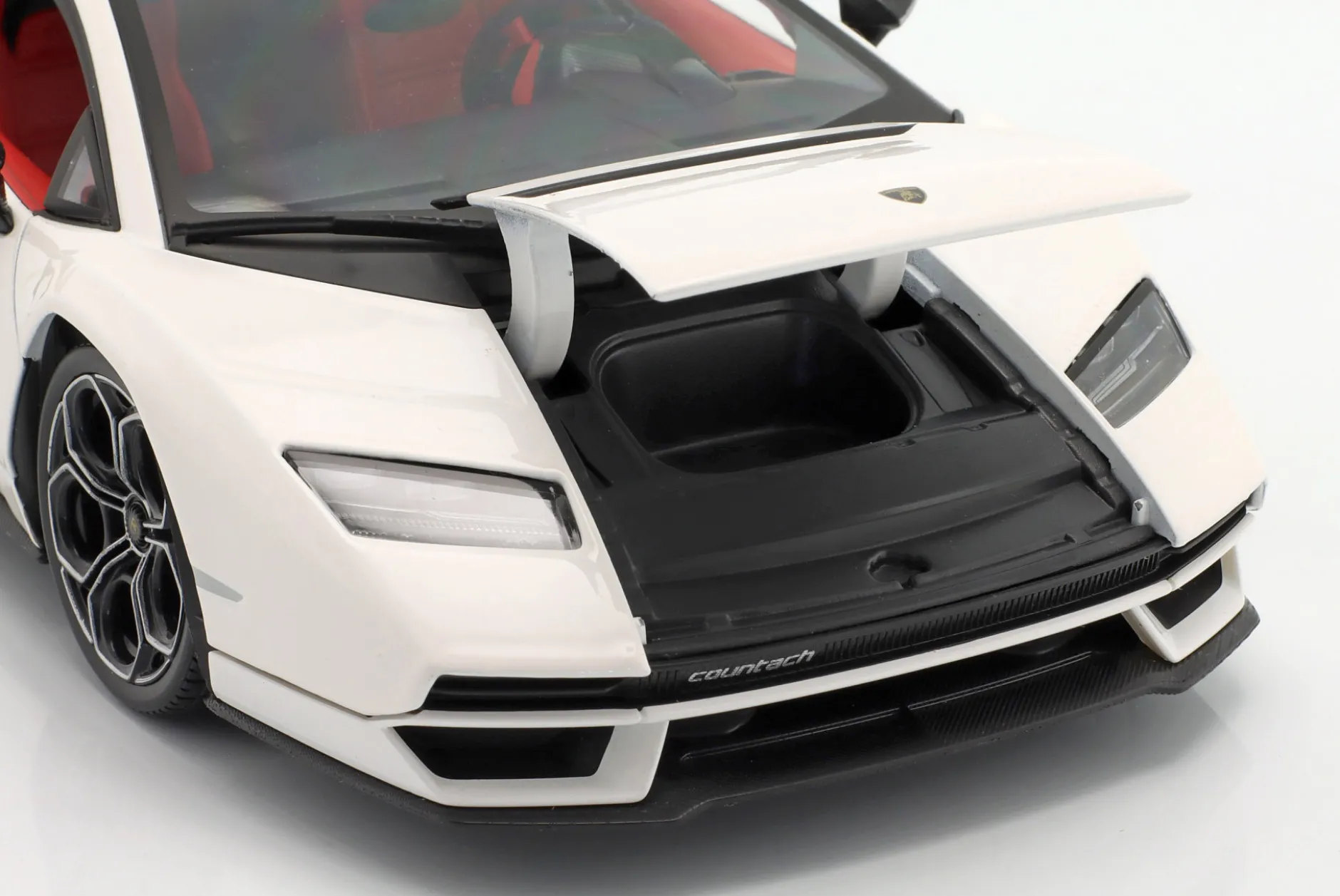 Lamborghini Countach LPI 800-4 Baujahr 2022 weiß 1:18 Maisto