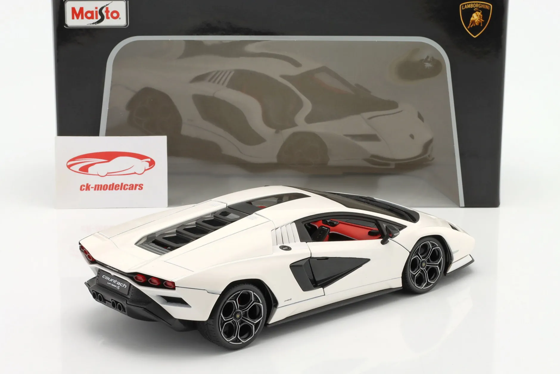 Lamborghini Countach LPI 800-4 Baujahr 2022 weiß 1:18 Maisto