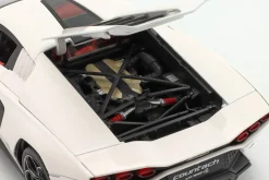 Lamborghini Countach LPI 800-4 Baujahr 2022 weiß 1:18 Maisto