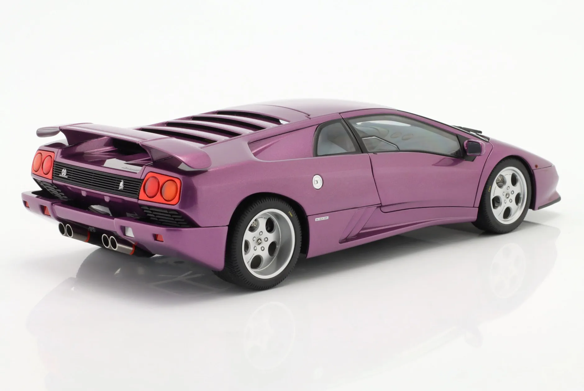 Lamborghini Diablo SE30 Baujahr 1993 violett metallic 1:18 AUTOart