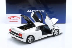 Lamborghini Diablo SE30 Jota Baujahr 1995 impact weiß 1:18 AUTOart