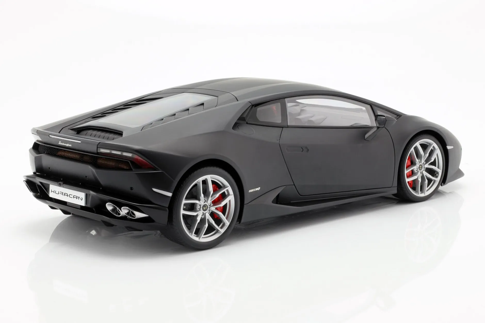 Lamborghini Huracan LP610-4 Baujahr 2014 mattschwarz 1:12 AUTOart